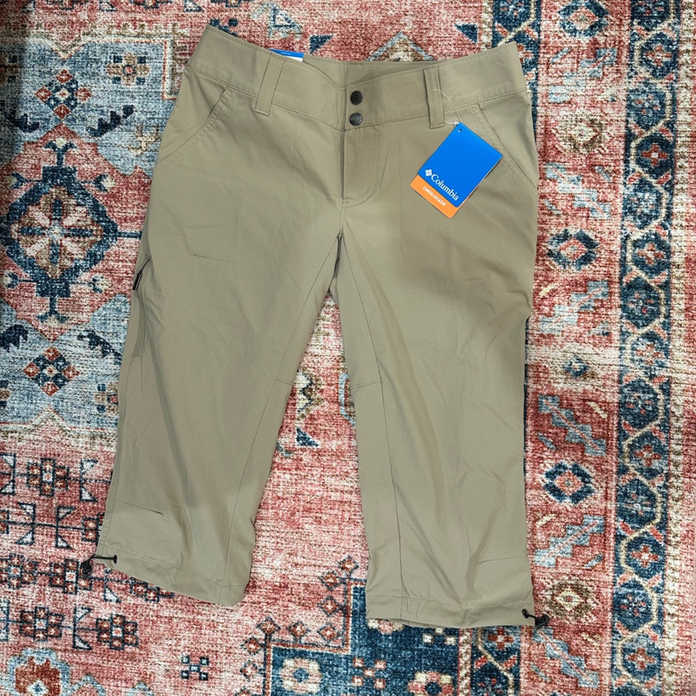 Columbia Women's Tan Capris